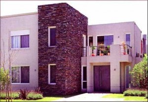 10 fachadas de casas modernas con piedras (7)